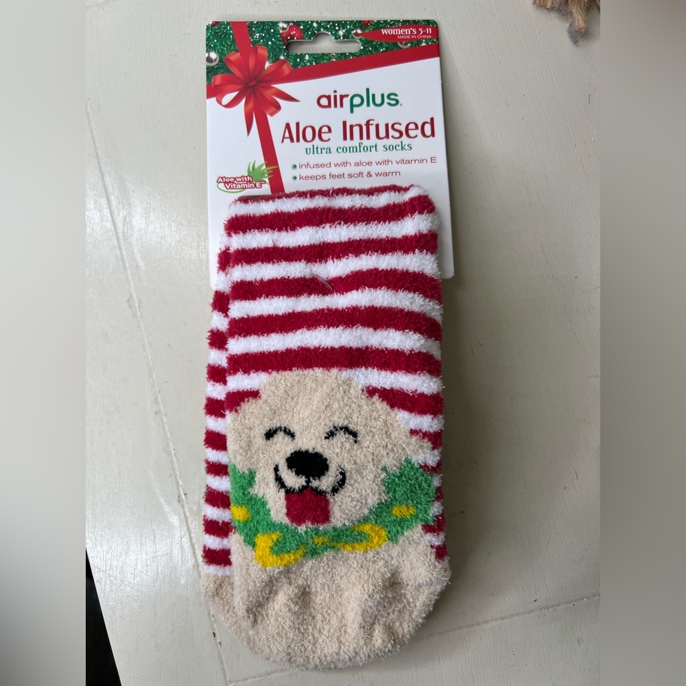 Brand New-Airplus Aloe Infused Holiday Dog Socks